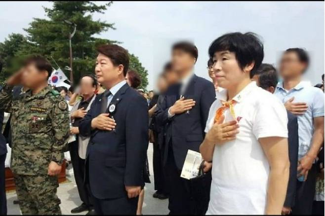 권영진 대구시장(좌)과 최사랑 한국나눔플러스 대표(우). (사진=최사랑 페이스북 캡처)