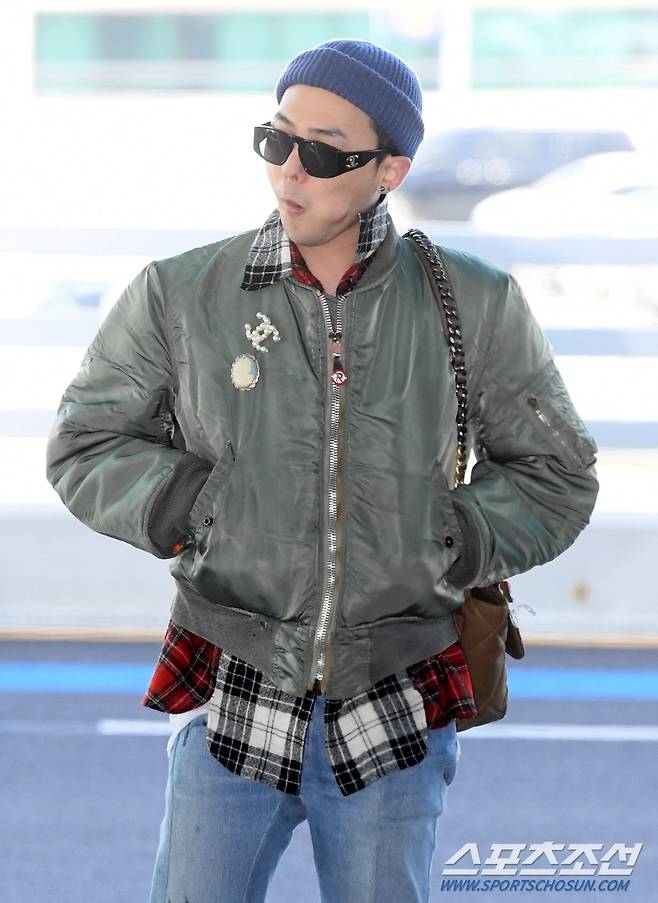 가수 지드래곤이 17일 해외일정을 위해 인천공항을 통해 프랑스 파리로 출국하고 있다 인천공항=허상욱 기자 wook@sportschosun.com/2020.01.17/