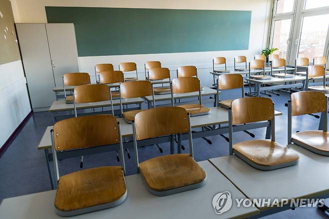 독일 할레의 텅 빈 고등학교 교실 [AFP=연합뉴스]