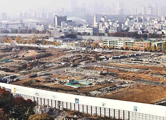 둔촌주공 철거 현장. 사진=뉴시스