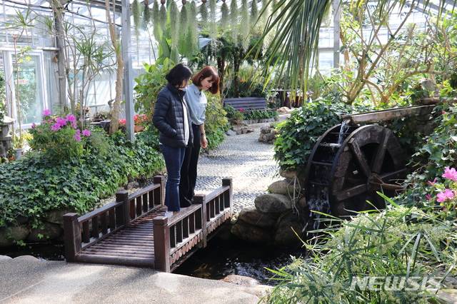 [옥천=뉴시스] 임선우 기자 = 충북 옥천군농업기술센터 원예치료정원. (사진=옥천군 제공) 2020.03.17.  photo@newsis.com