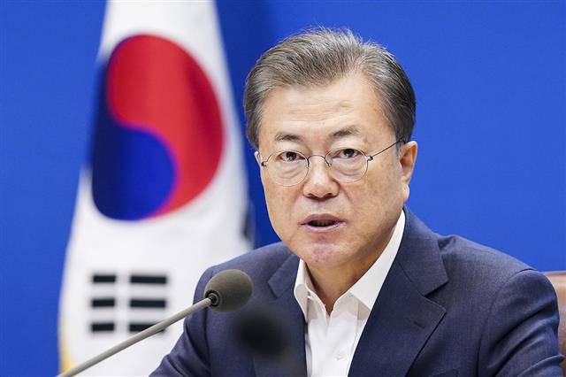 문재인 대통령, 비상경제회의 본격 가동 - 문재인 대통령이 19일 청와대 본관에서 열린 제1차 비상경제회의에서 발언을 하고 있다. 2020.3.19 청와대 제공