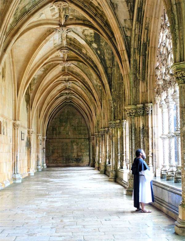 파티마 인근의 바탈랴 수도원. 포르투갈 왕실의 권력과 신앙이 만나 탄생했다