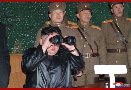 김정은 북한 국무위원장이 지난 21일 전술유도무기 시범사격을 참관했다고 조선중앙통신이 22일 보도했다.
