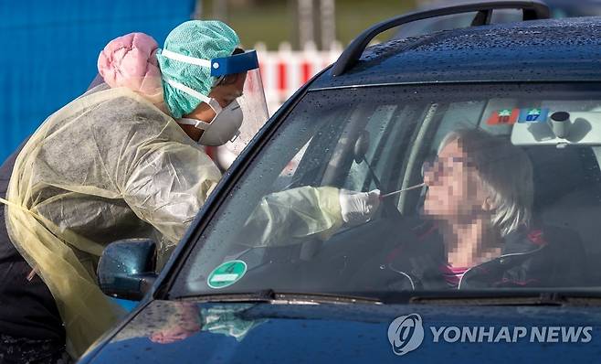 독일 드라이브스루 선별진료소[EPA=연합뉴스 자료사진]