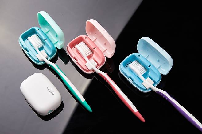 아이리버 휴대용 칫솔 살균기