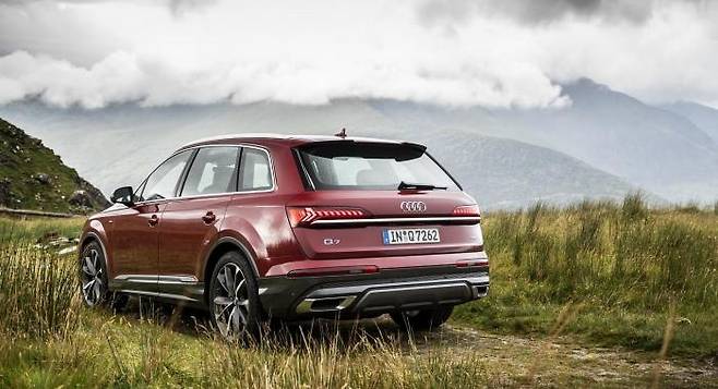 아우디 Q7