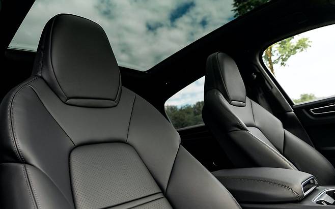 포르쉐 카이엔 쿠페 실내