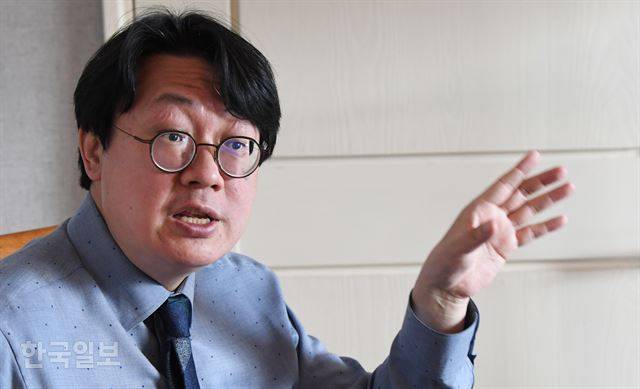 이민석 변호사는 밸류인베스트코리아(VIK) 사기사건의 경우, 피해자가 3만여명에 달하는 만큼 진영 논리가 아닌 피해자 관점에서 바라봐야 한다고 강조했다. 배우한 기자