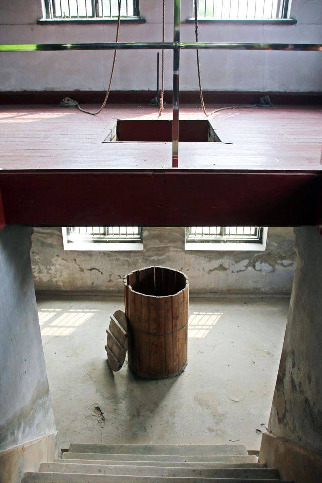 그뤼순감옥에 남아 있는 교수형 시골통. 차마 보기 힘들다.