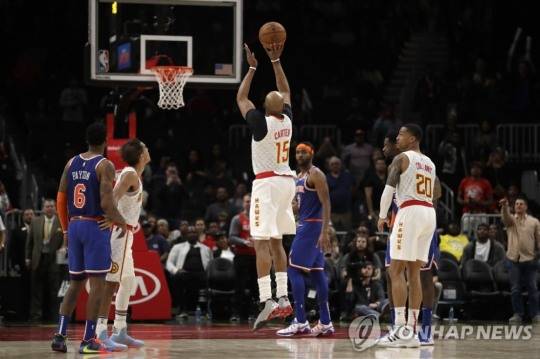 NBA가 짜릿한 슛대결을 펼치는 'HORSE 챌린지'를 13일부터 5일간 개최한다. 사진은 올해 올스타전에서 은퇴식을 가진 빈스 카터가 3점슛을 하는 모습. [AP=연합뉴스]