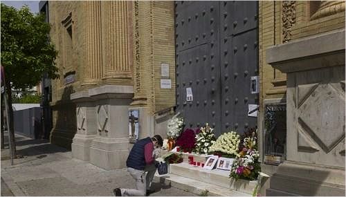 코로나19로 성목요일 예배 취소된 스페인 교회(사진=연합뉴스)