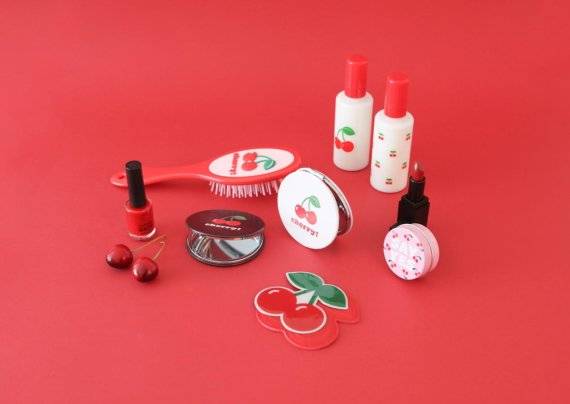 다이소에서 출시한 체리 화장품 시리즈
