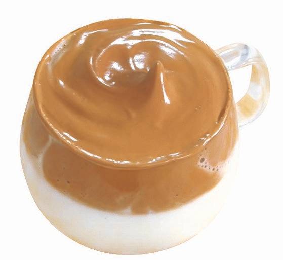 유튜버 뚤기의 '달고나 커피' 만들기 영상 캡처