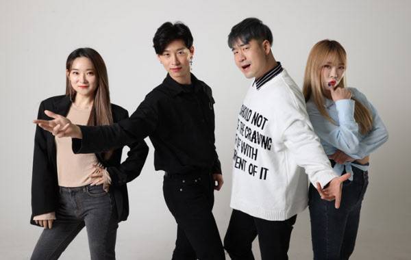 안무팀 모스트하모니. 맨 왼쪽부터 윤하늘, 조영서, 심헌식 단장, 김주원 /오종찬 기자 ojc1979@chosun.com