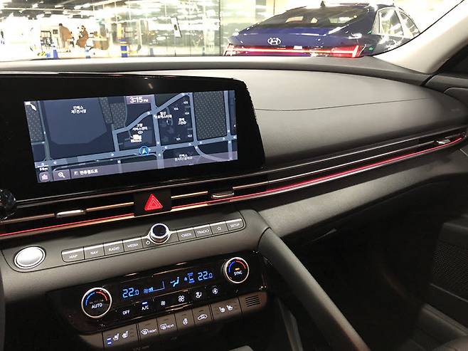 7세대 아반떼 10.25인치 내비게이션. / 정치연 기자