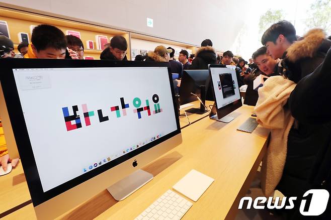 서울 가로수길 애플스토어 © News1 황기선 기자