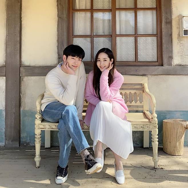 왼쪽부터 배우 박서준, 박민영/사진=박민영 인스타그램