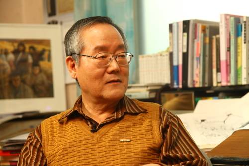 만화가 이두호는 한국적인 회화와 진중한 역사의식을 담은 만화로 두터운 팬층을 거느리고 있다. 또한 그는 만화계의 논의를 모으는 선배이자 선생님으로서 자리매김했다. 필자 제공