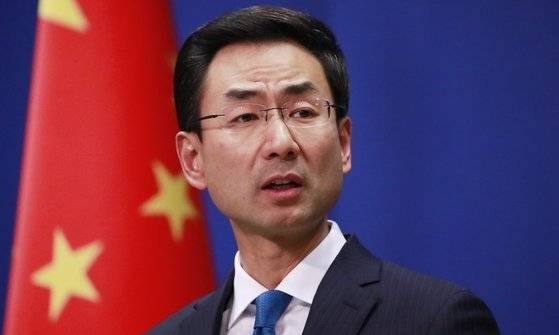 겅솽 중국 외교부 대변인은 김정은 위원장 건강 이상설을 묻는 질문에 ’그런 말이 어디에서 나왔는지 모르겠다“며 줄곧 부인하는 입장을 견지했다. [연합뉴스]
