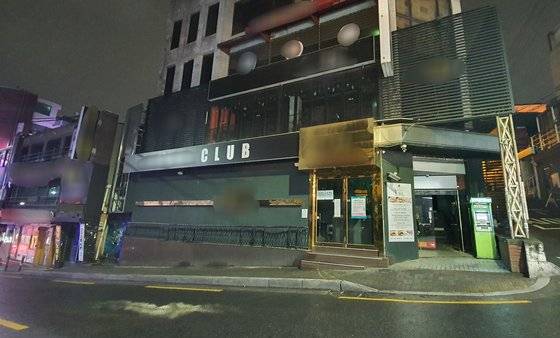 용인시 확진자가 다녀간 건물. 1층 클럽과 2층 술집을 다녀갔다. 편광현 기자