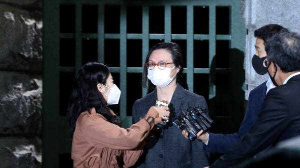 조국 전 법무부 장관의 부인 정경심 동양대 교수가 지난 10일 서울 의왕시 서울 구치소에서 나오는 모습. /조선일보 DB