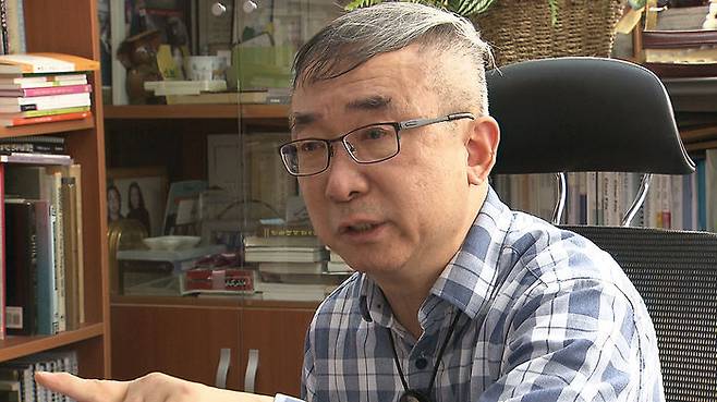 인터뷰 중 눈물을 흘린 김태형 감독