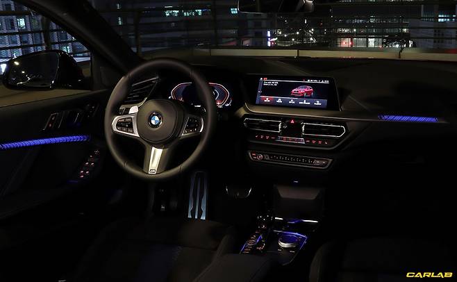 앰비언트 라이트는 6가지 색상을 제공한다