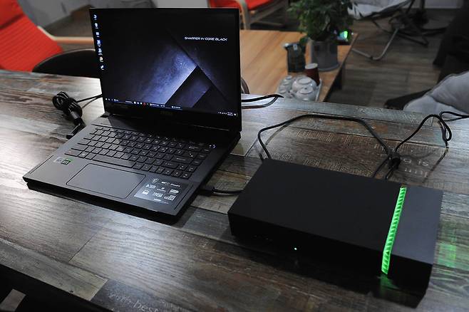 씨게이트 파이어쿠다 게이밍 독은 썬더볼트3가 아니더라도 연결 가능하지만 기능과 속도 저하가 있다.