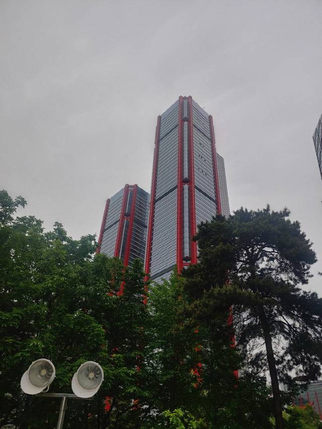 준공을 앞두고 있는 여의도 파크원 /사진=고병기기자