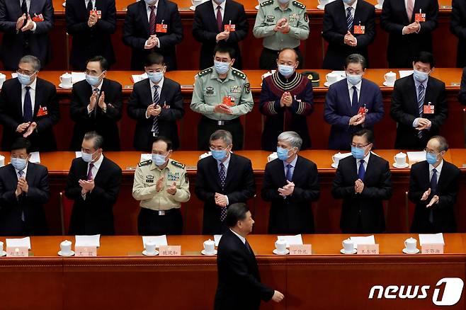 시진핑 주석이 21일 시작된 정협 개막식에 참석하기 위해 걸어 들어오고 있다. © 로이터=뉴스1 © News1 박형기 기자