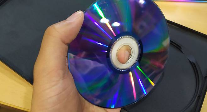 이제는 쓰임새가 크게 줄어든 DVD