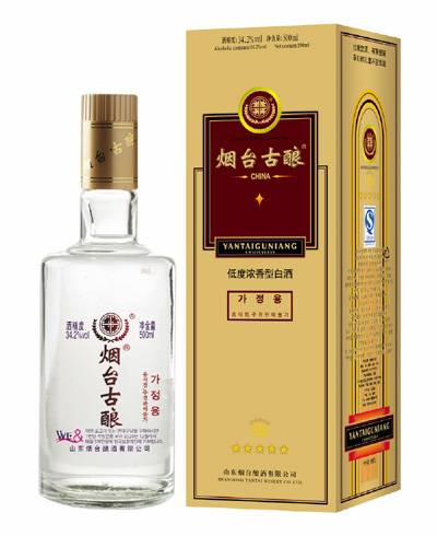 편의점에서 판매 중인 연태고량주. [사진 제공 = GS25]