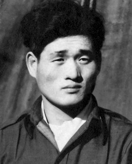 북한군 자주포 10문 파괴 조달진 육군소위 '6월 호국인물' (서울=연합뉴스) 전쟁기념관은 6·25전쟁 초기 전공을 세운 조달진(1922.11~2008.10) 육군 소위를 '6월의 호국인물'로 선정했다고 29일 밝혔다. 2020.5.29 [전쟁기념관 제공]