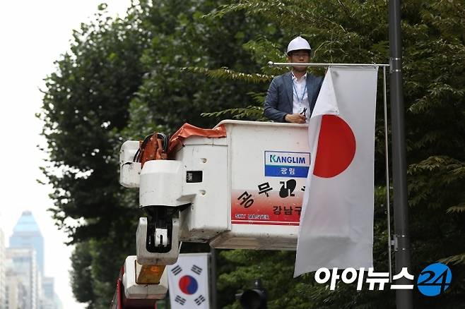 산업통상자원부는 2일 일본의 3개 품목 수출제한조치에 대한 세계무역기구(WTO) 제소 절차를 재개하기로 했다고 밝혔다. [사진=아이뉴스24 포토 DB]