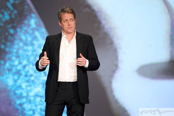 로맨틱 코미디 단골 배우 휴그랜트.