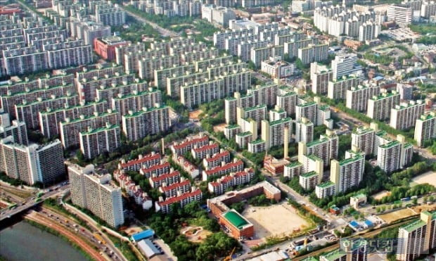 중저가 아파트가 몰려 있는 서울 노원구 일대 아파트 단지. (자료 한경DB)