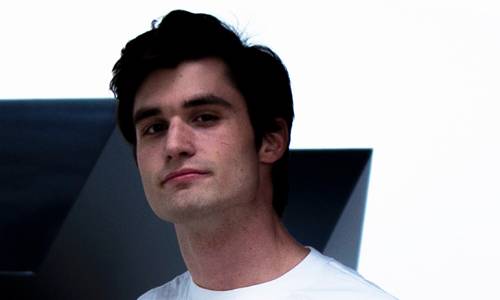 미디어 운영자 트레이버스