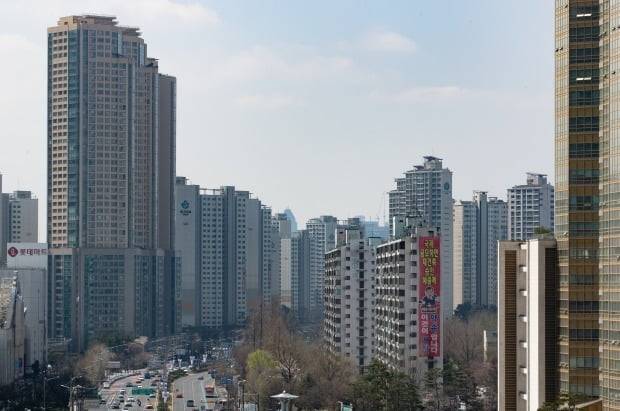 재건축 아파트인 잠실주공 5단지 아파트값이 상승세를 보이고 있다. 강남권 아파트들은 급매가 소화되면서 가격이 반등하고 있다. (사진=뉴스1)