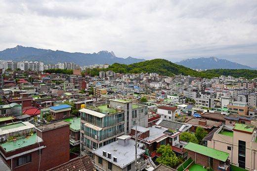 (사진) 사업 시행 인가를 준비 중인 장위뉴타운 14구역에 빌라 등이 밀집해 있다. /이승재 기자
