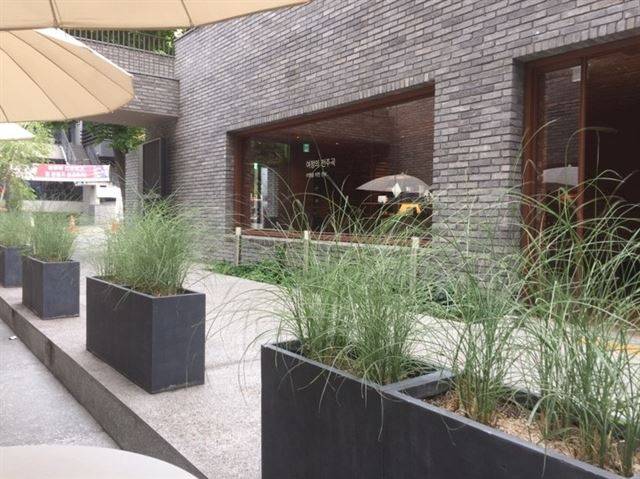 서울 한남동에 위치한 사운즈 한남. 카카오는 이 곳에서 식당, 북클럽 등을 운영한다. 최연진 기자