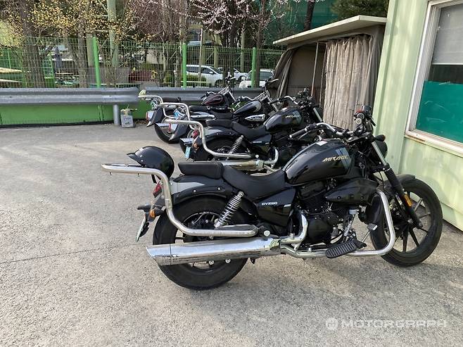 면허 시험에 사용되는 KR모터스 미라쥬 250