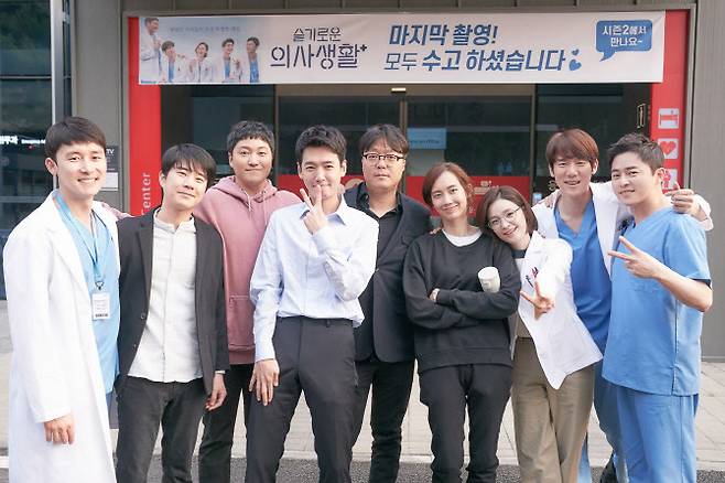 ‘슬기로운 의사생활’ 촬영 현장(사진=tvN)