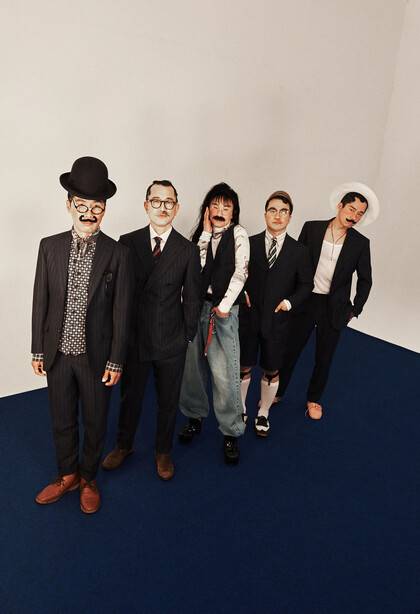 소리꾼 이희문(가운데)이 4인조 재즈밴드 프렐류드와 함께 한 <한국남자>2집. 이희문컴퍼니 제공