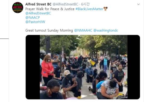 앨프레드 스트리트 교회 트위터에 올라온 기도행진 사진 [트위터 캡처. DB 및 재배포 금지]