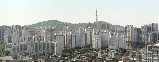 국토교통부와 기획재정부 등에 따르면 정부는 오는 17일 관계부처 합동으로 6·17부동산대책을 발표한다. 가장 중점이 되는 내용은 규제지역 확대가 될 것으로 보인다. 정부는 지난해 말 12·16대책을 통해 주택담보대출비율(LTV)을 집값 15억원 이상 0%, 9억원 초과분 40%→20%로 축소했다. /사진=머니투데이