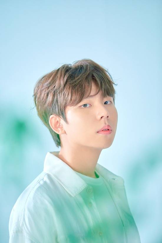 정승환이 17일 신곡 '언제라도 어디에서라도'를 발표했다. 정승환은 잊어버렸던 소중한 것들에 대한 그리움과 언제라도 어디에서라도 이 멜로디가 닿아 함께 노래할 수 있는 날이 오길 바라는 마음을 담백하지만 호소력 있게 전한다. /안테나 제공