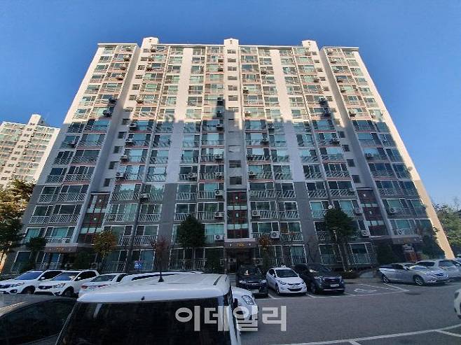 법원 경매 시장에서 낙찰가율 135%을 기록한 화성시 병점동 한 아파트 전경(사진=지지옥션 제공)
