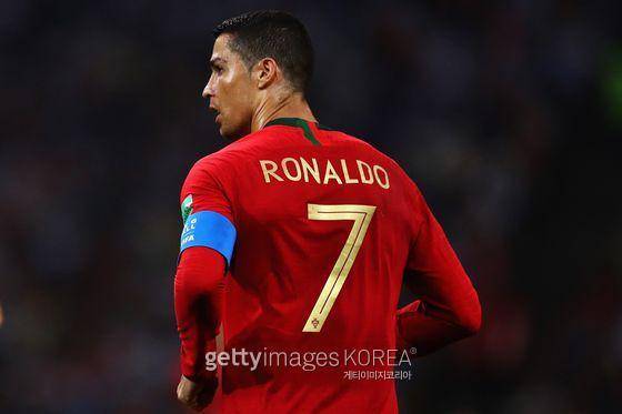 A매치 164경기 99골을 기록 중인 호날두