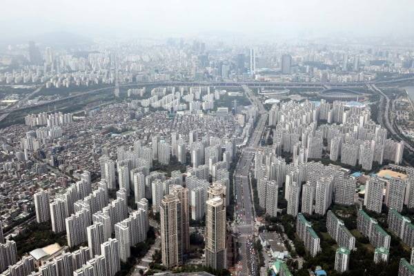 서울 송파구 잠실동과 강남구 삼성동, 대치동 아파트 전경. 뉴스1